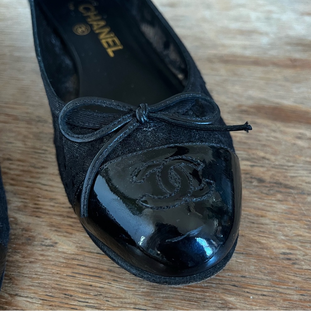 Chanel Interlocking CC 2016 Lace Ballet Flats - Picture 5 of 7